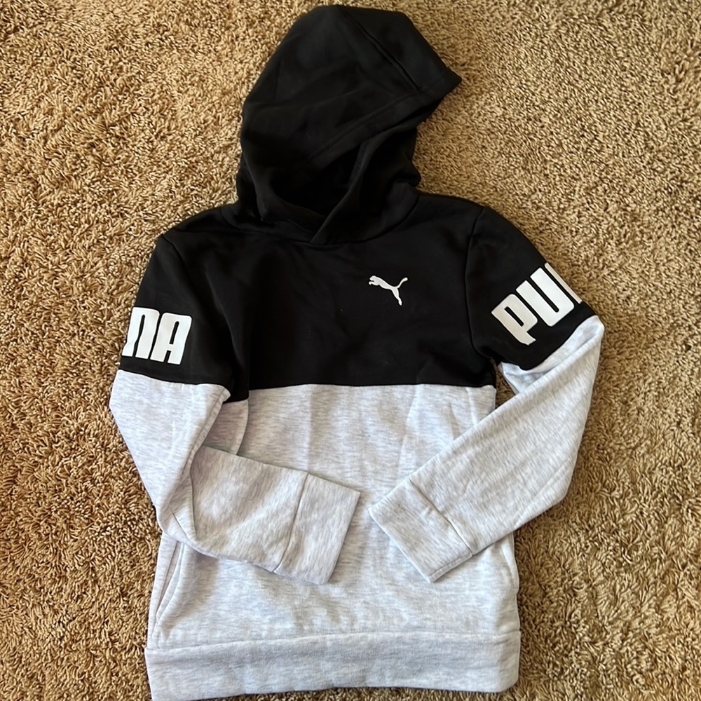 Puma boys size 6/7 sweat suit